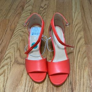 Never worn size 7 heels. Brand is Nine West but I purchased from Ross.